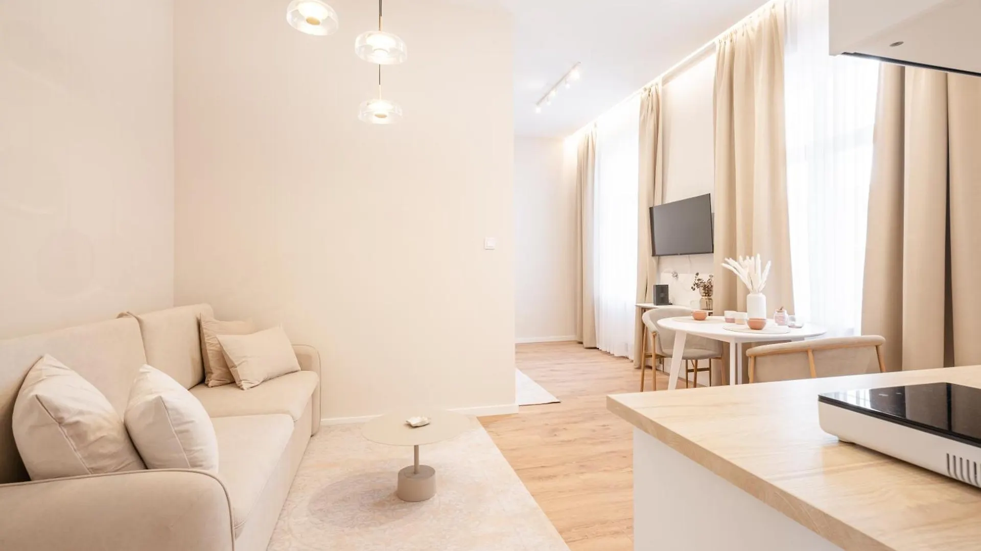 A43 - Akacfa Street Heritage Apartment - Best Location By Bqa Budapest