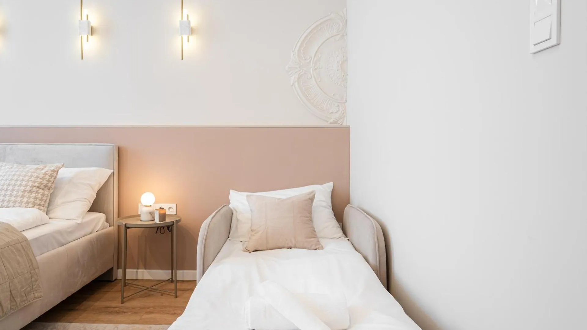 A43 - Akacfa Street Heritage Apartment - Best Location By Bqa Budapest Hungary
