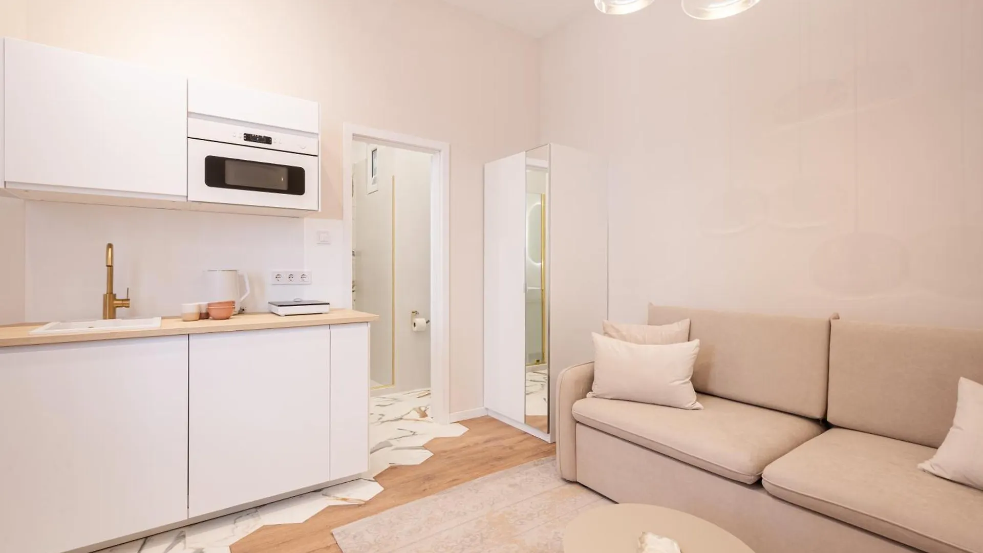 A43 - Akacfa Street Heritage Apartment - Best Location By Bqa Budapest 0*,