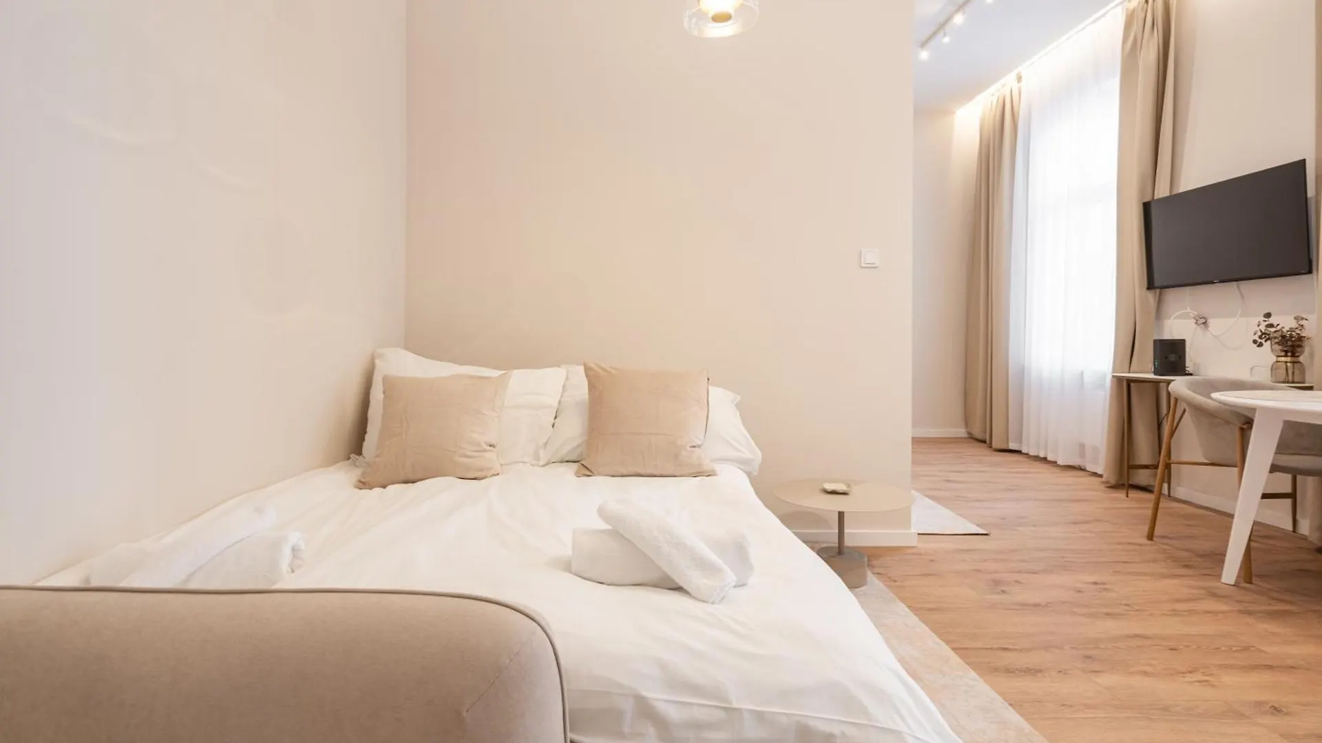 A43 - Akacfa Street Heritage Apartment - Best Location By Bqa Budapest