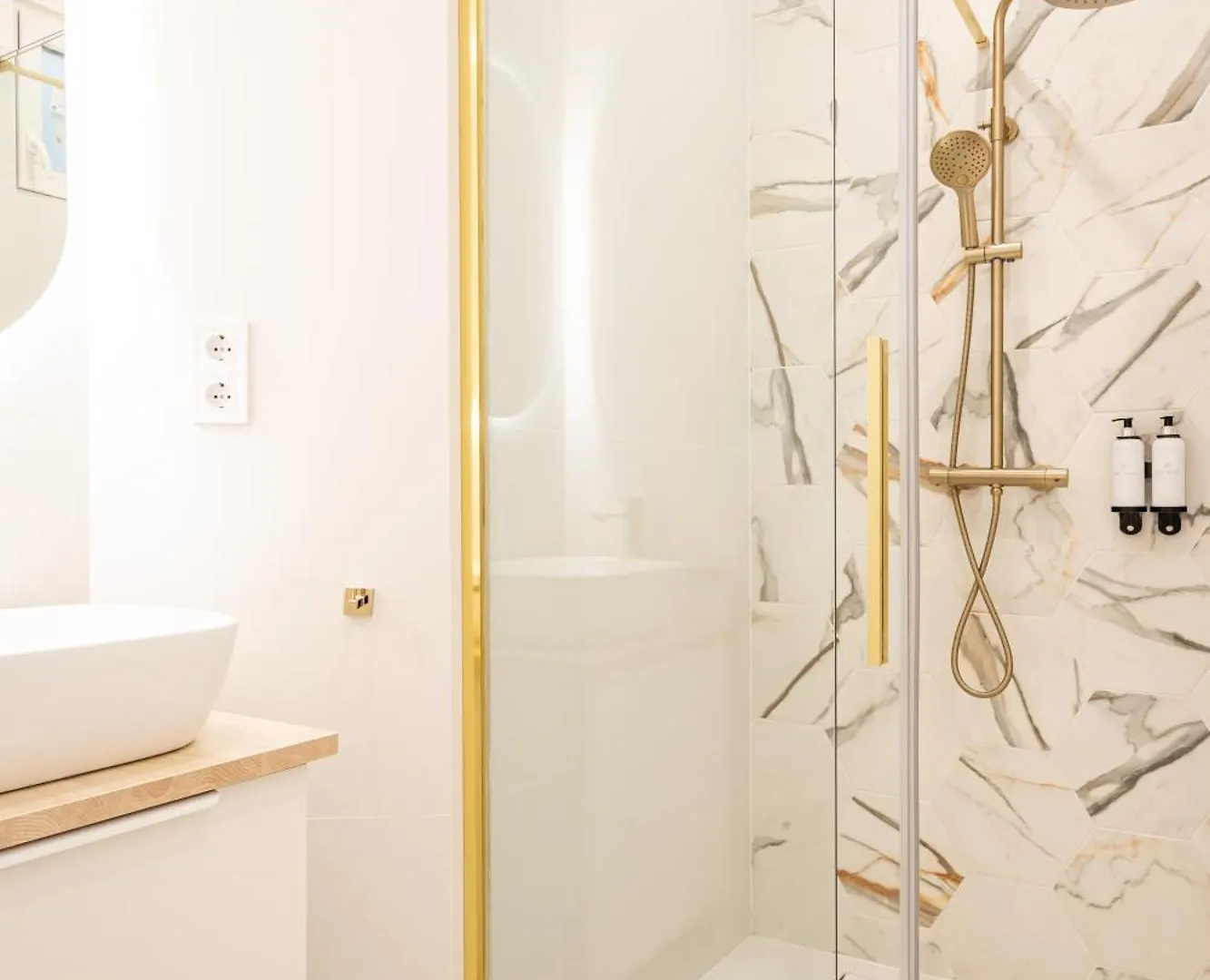 A43 - Akacfa Street Heritage Apartment - Best Location By Bqa Budapest