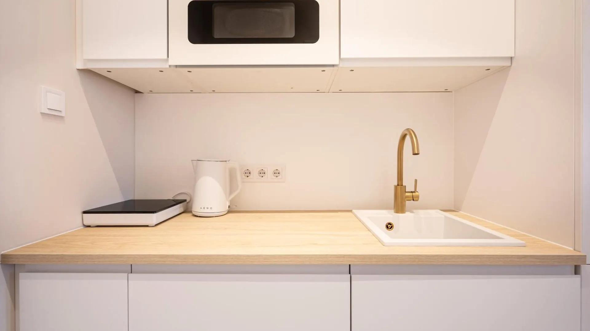 A43 - Akacfa Street Heritage Apartment - Best Location By Bqa Budapest