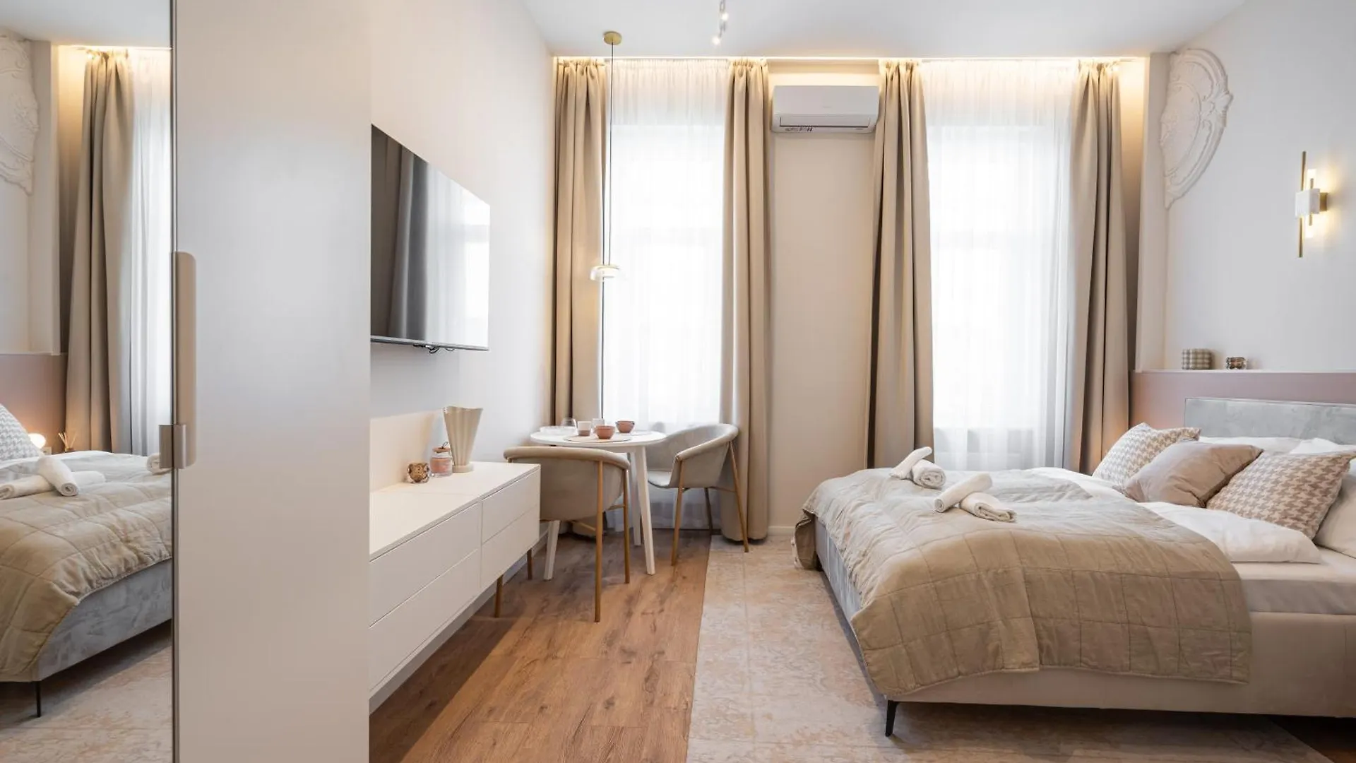 A43 - Akacfa Street Heritage Apartment - Best Location By Bqa Budapest Hungary